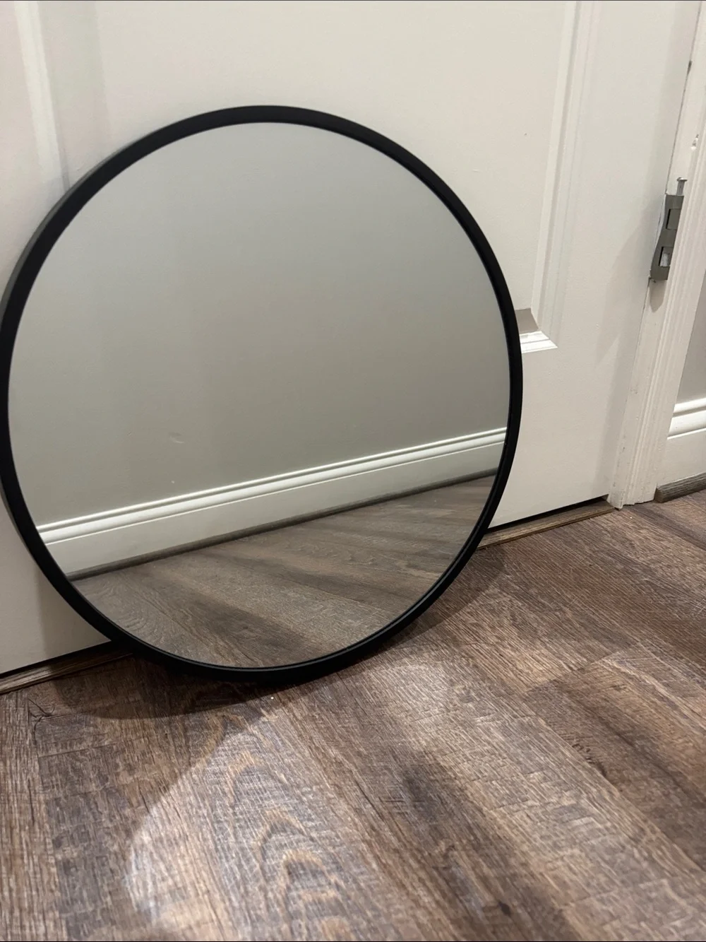 Minimalist Round Black Wall Mirror - Modern Home Accent